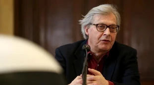 Vittorio Sgarbi contro Alfonfo Bonafede: "Untore, va indagato. Anche i carcerati hanno diritto alla salute"