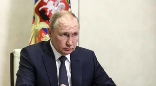 Pd, il piano disperato: come vogliono usare Putin per governare