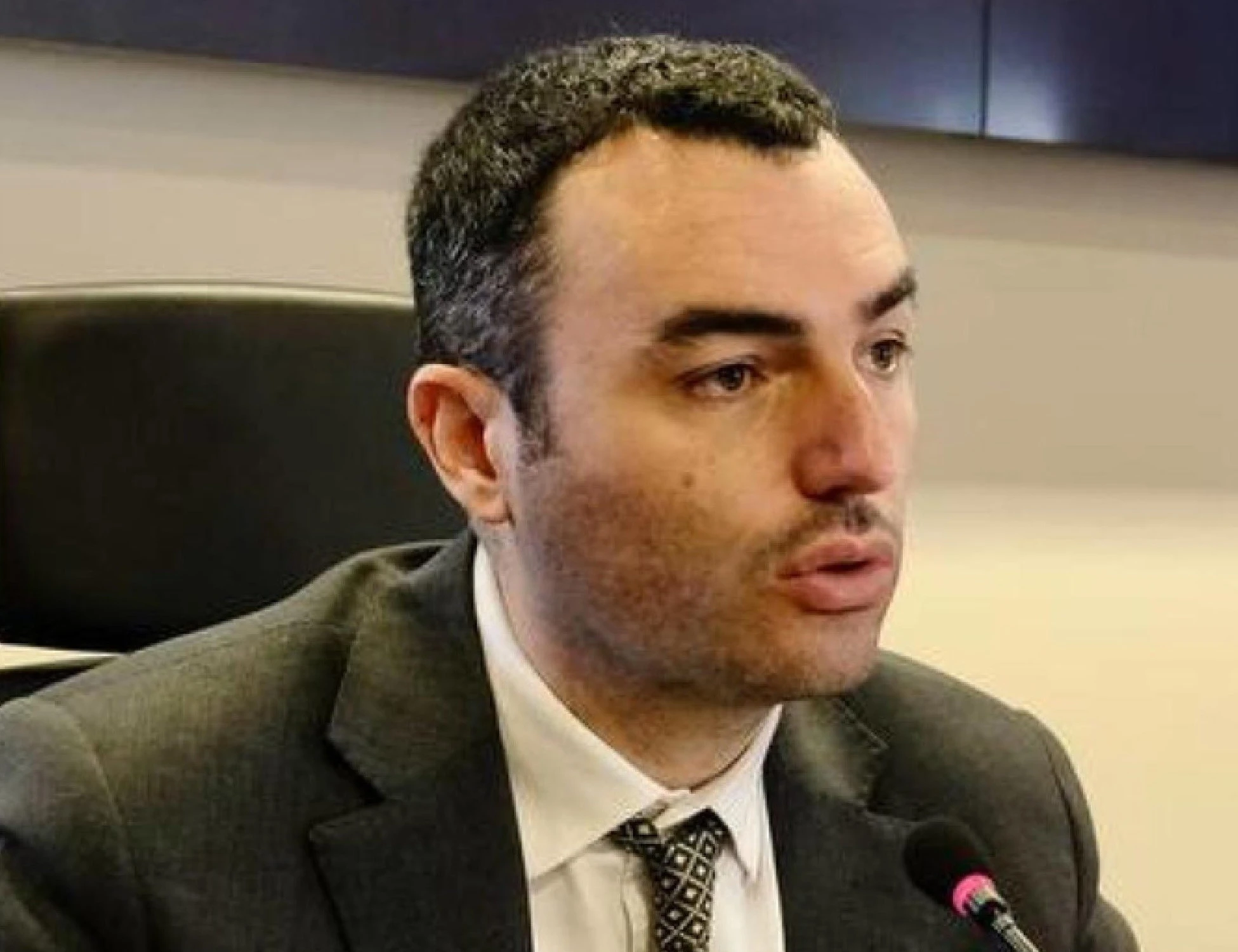 Puglia, chiesti gli arresti domiciliari per l'assessore Delli Noci
