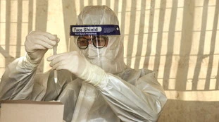 Coronavirus, analisi dei dati settimanali: rallenta il calo dei contagi e aumenta in 10 regioni. Timori per il numero di vittime