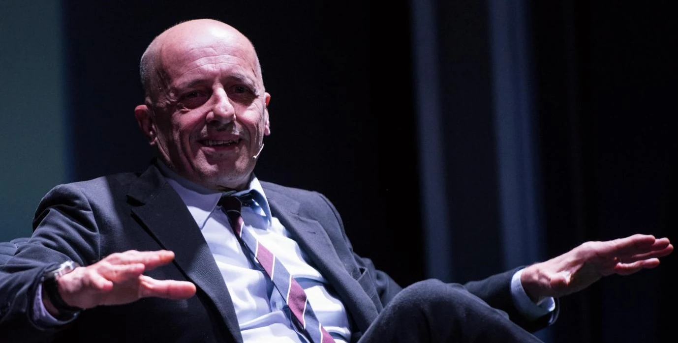 Saviano gli dà dello "sciacallo", Sallusti lo devasta: "Ma razza di c..."