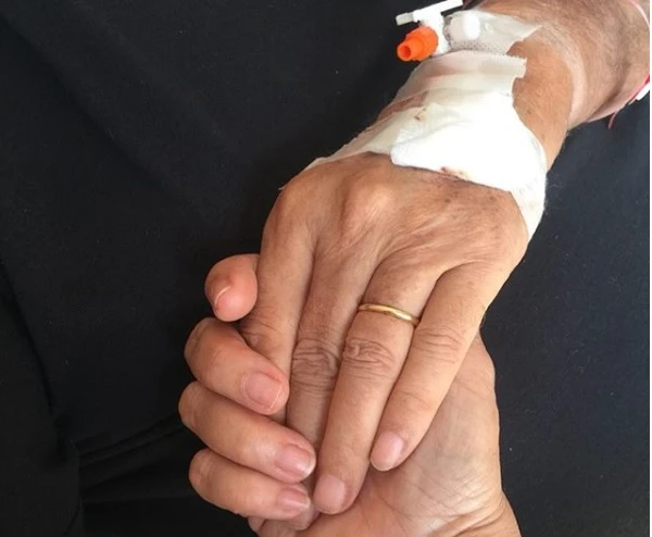 Mara Venier, su Instagram la foto col marito appena operato