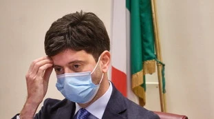 Roberto Speranza, Francesco Storace attacca: "Nuovo commissario in Calabria? Sfotte gli italiani, dimissioni subito"