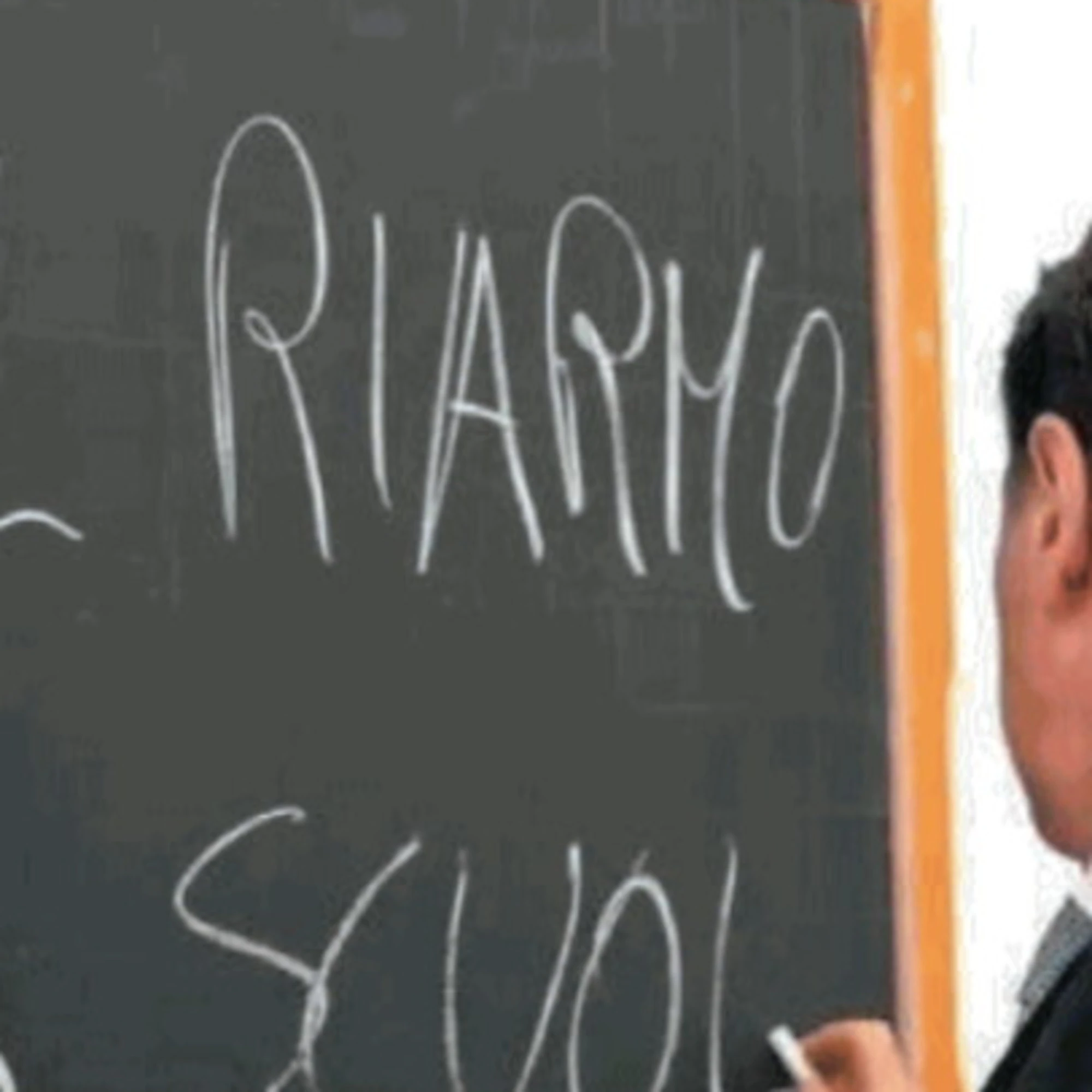Conte torna a scuola. Ma dovrebbe restarci