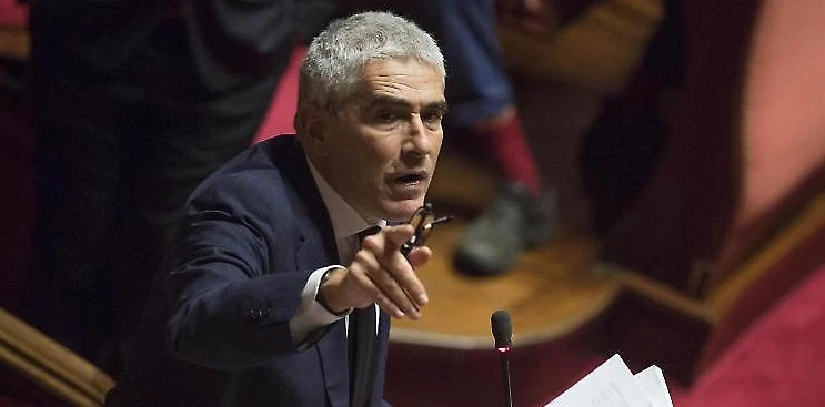 Gregoretti, lo sfogo di Pier Ferdinando Casini: "Se Speranza mette in quarantena dei cinesi va in galera?"