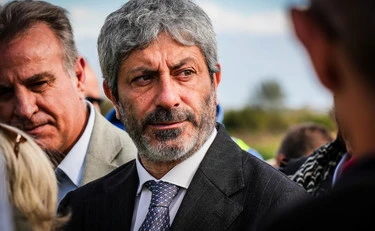 Roberto Fico, bomba sul candidato: "Gozzo di lusso ormeggiato abusivamente?"