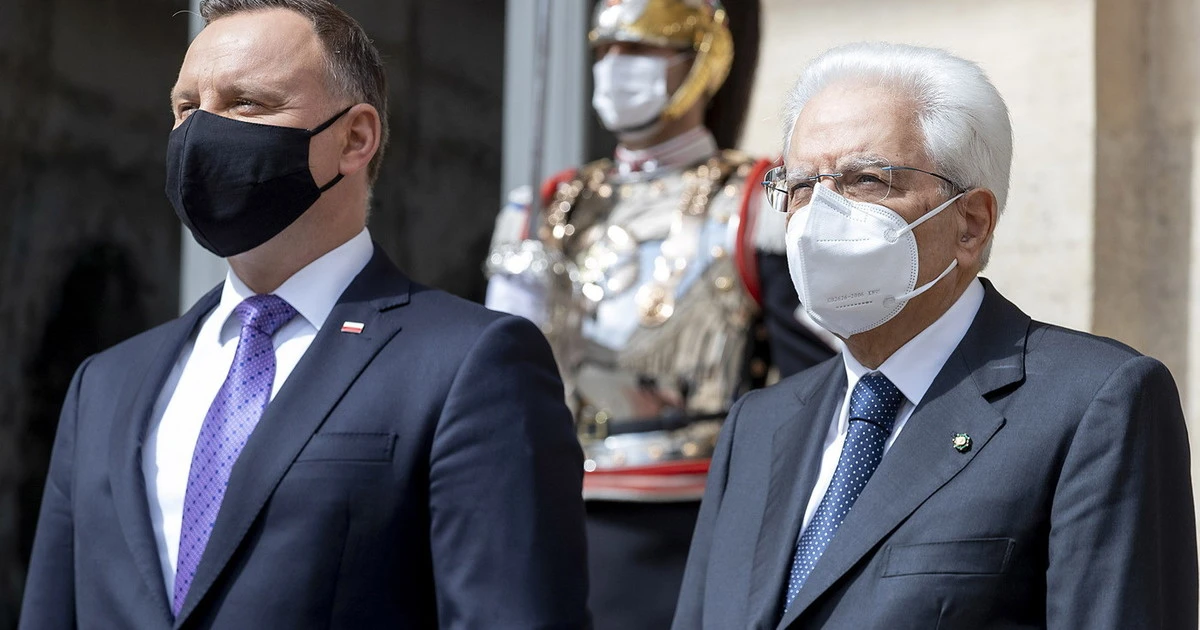 Giuseppe Conte, il retroscena di Dagospia: "È diventato pazzo o qualcuno si spaccia per lui?", i dubbi di Mattarella dopo il dpcm