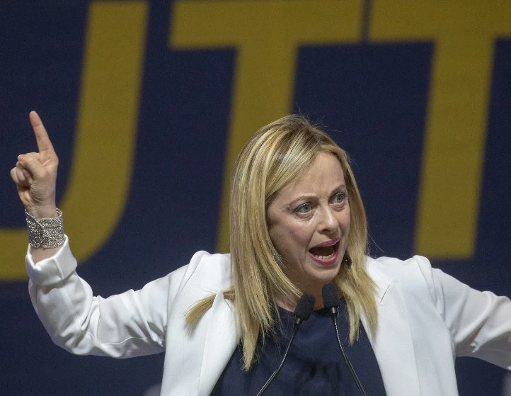 Giorgia Meloni, attacco durissimo ai giudici: "Dalla Cassazione follia buonista sugli immigrati"