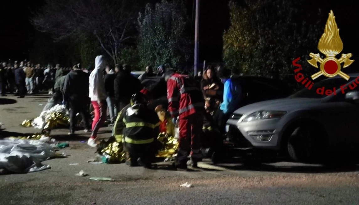 Ancona, l'orrore criminale dietro la strage in discoteca: così i ladri usano lo spray ai concerti