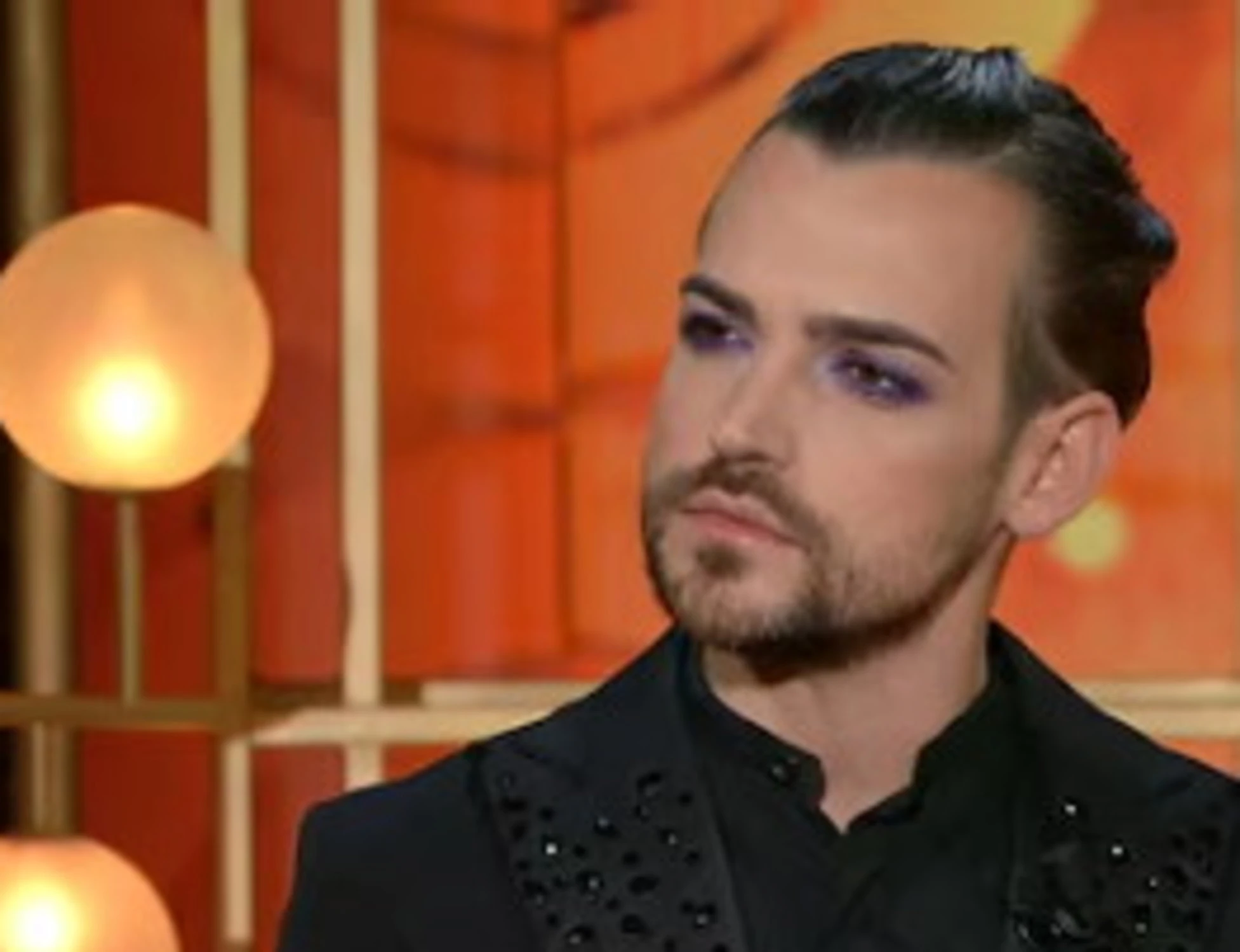 Valerio Scanu a Ciao Maschio, parole pesanti su Maria De Filippi