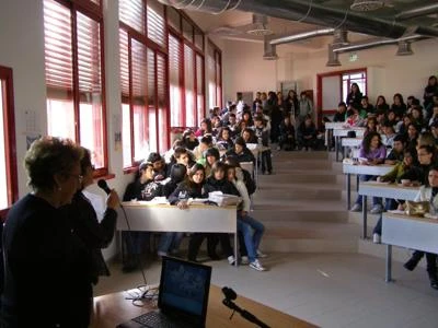 Concorso, carte in ritardo fermano assunzione