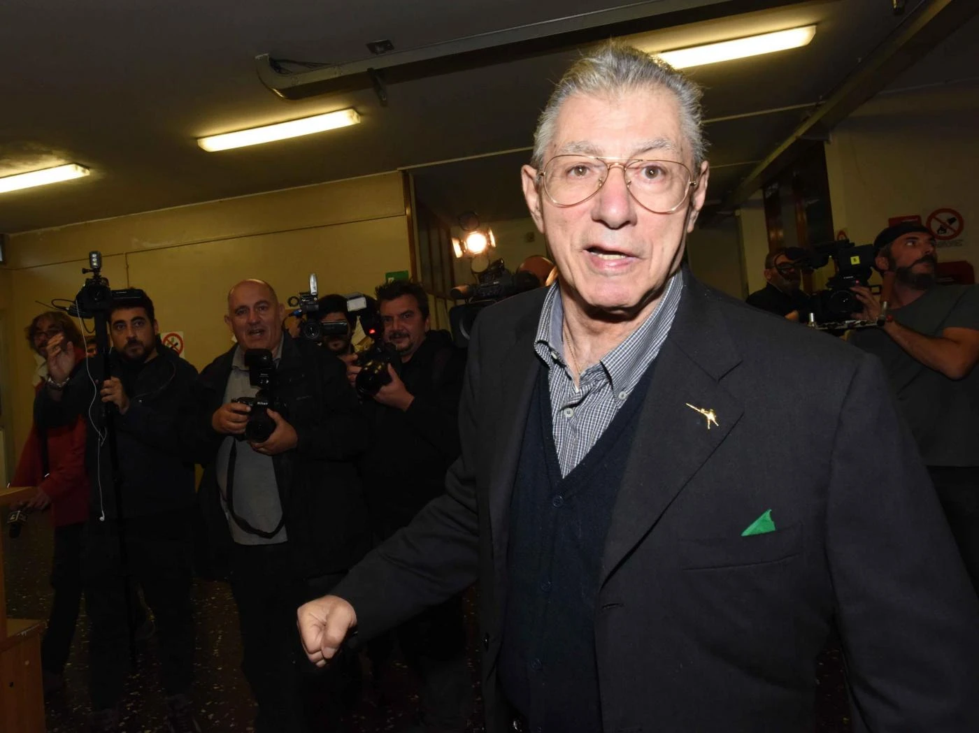 Umberto Bossi e Francesco Belsito: truffa prescritta, ma la Lega deve restituire i 49 milioni