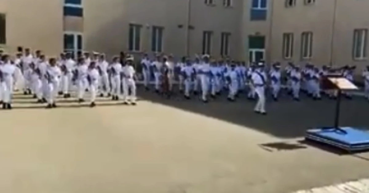 Marina militare, il video in caserma dei marinai che ballano solleva il polverone: "Verifiche in corso"