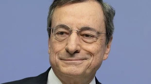 Silvio Berlusconi, il retroscena: la mano di Mario Draghi dietro l'apertura di Forza Italia. Possibili intese sul Quirinale
