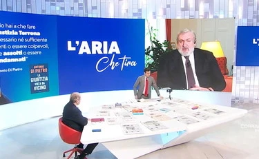 Michele Emiliano, castroneria per il "No": "Gesù, il primo errore giudiziario"