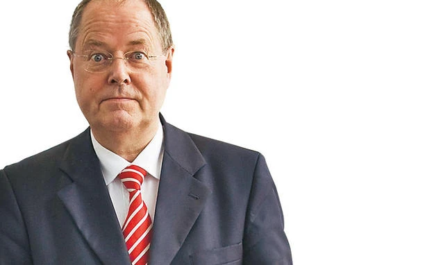 Chi è Peer Steinbruck: ex posteggiatore, insulta Berlusconi e Grillo e può mandare a casa la Merkel