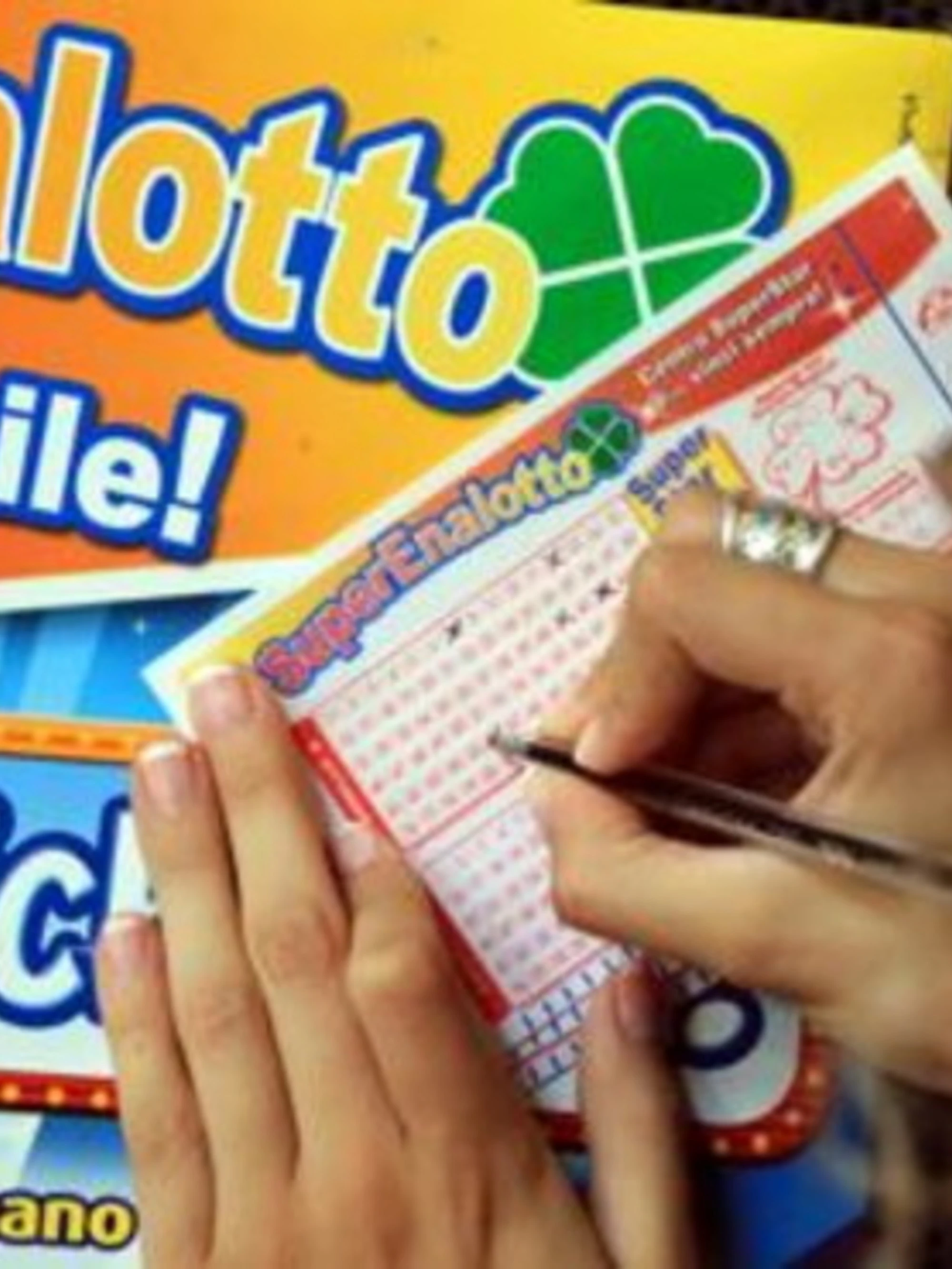 Superenalotto, vince 88 milioni. Ma la moglie... qui finisce in disgrazia