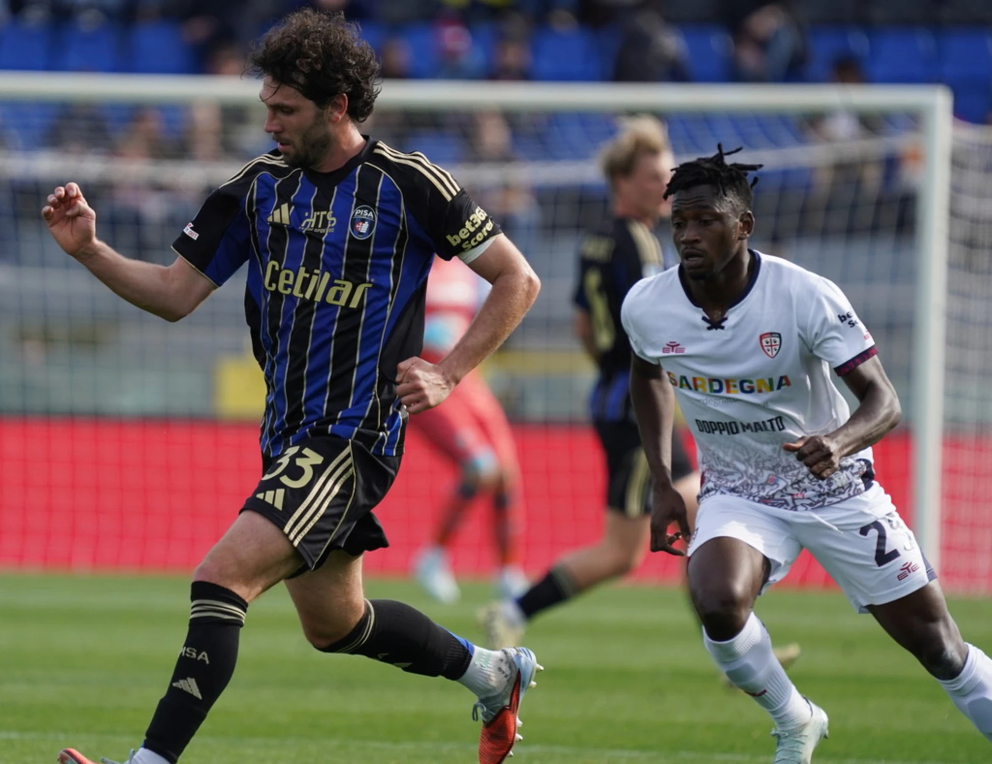 Il Cagliari cade a Pisa, il Bologna supera il Sassuolo