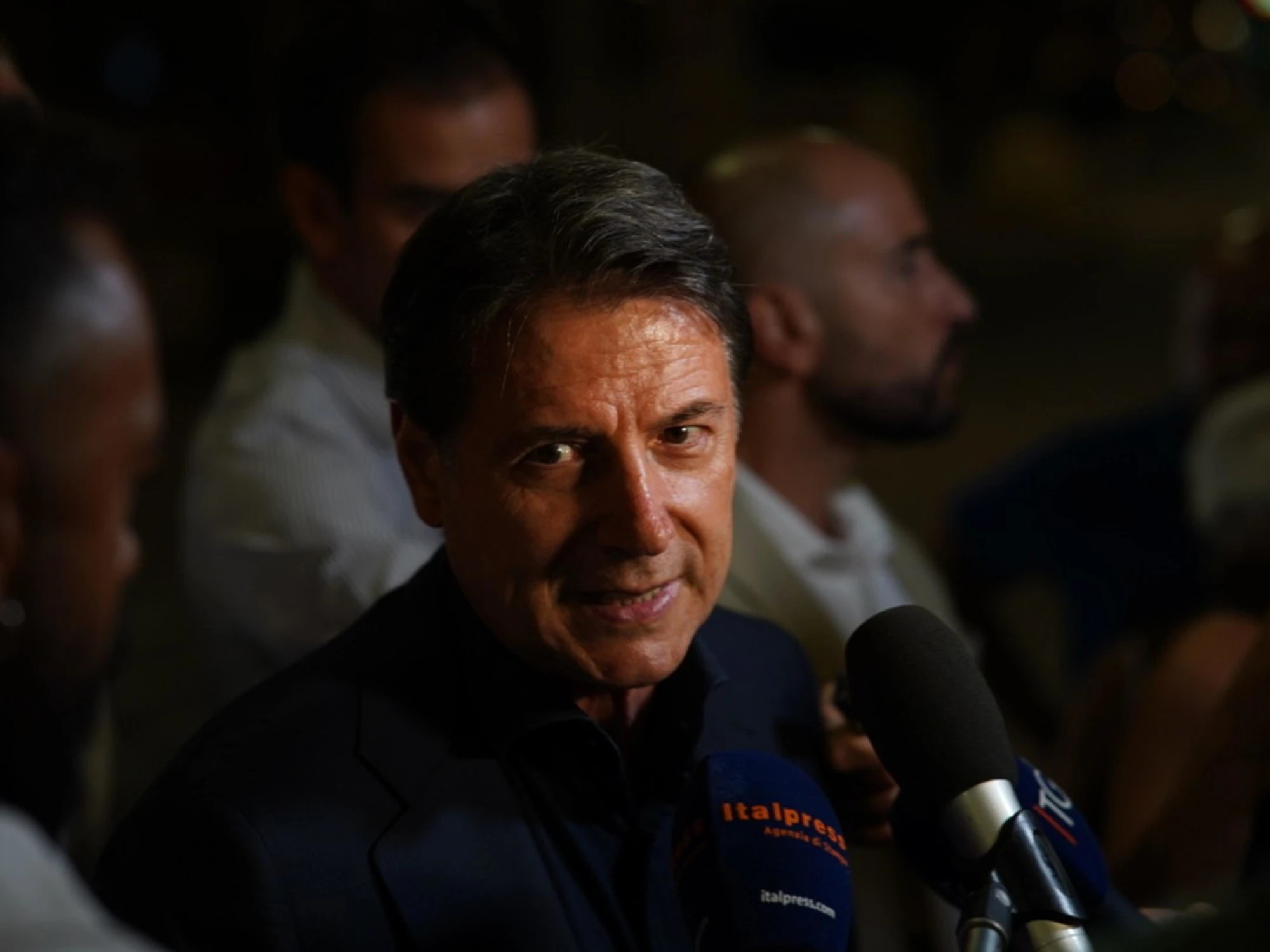 Conte sgancia la bomba sul Pd: "Se non faccio le primarie i miei mi sputano"