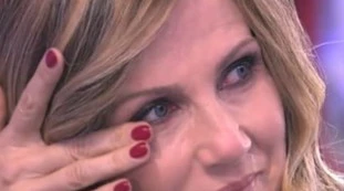 La Vita in Diretta, la notizia sconvolge Lorella Cuccarini: "È un pugno al cuore"