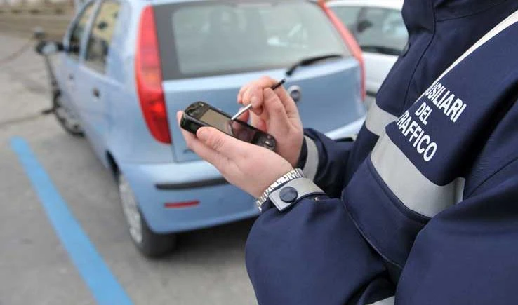 Multa illegittima se sfori col gratta e sosta