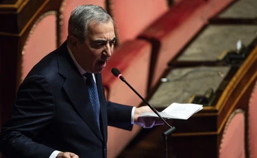 Maurizio Gasparri smaschera Conte: "Ecco la verità sulle spese militari"