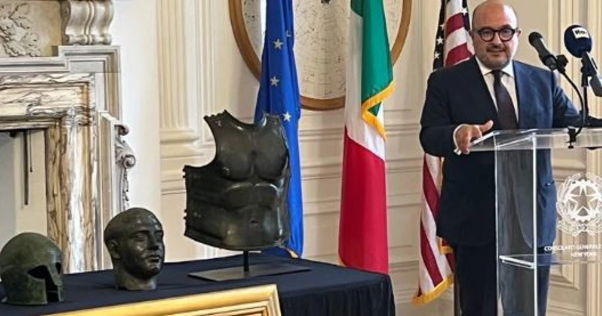 Stati Uniti, Sangiuliano: "Restituite all'Italia 19 opere d’arte trafugate illegalmente"