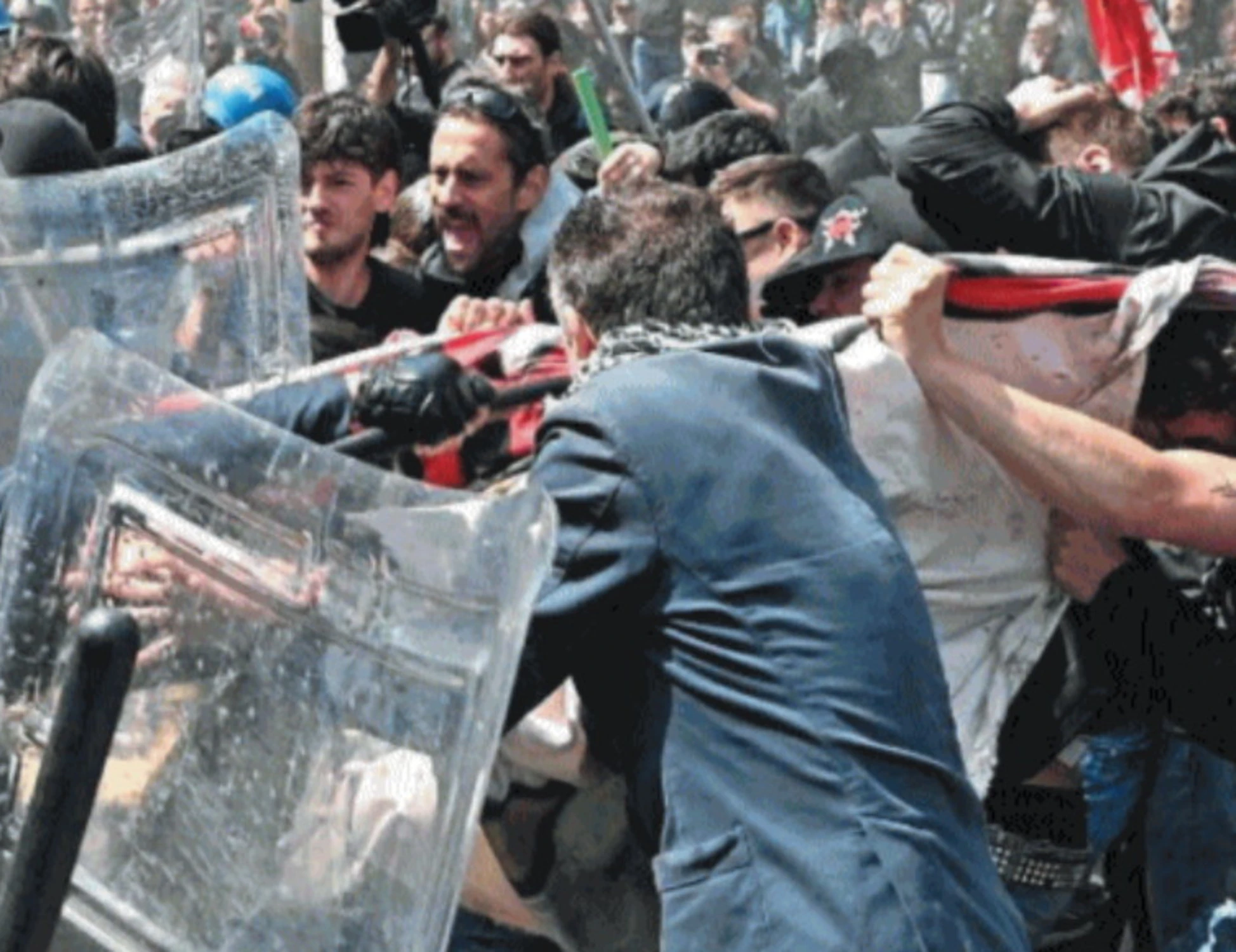 Primo maggio, il blitz fallito dei centri sociali: cos'è successo davvero