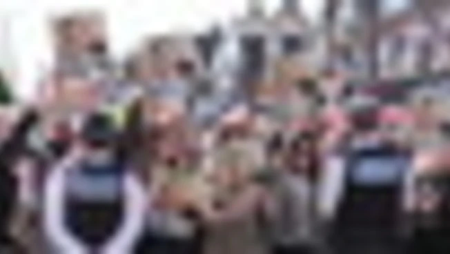 Premier Starmer contestato a Londra: "Aggressore di ebrei, vergogna!"