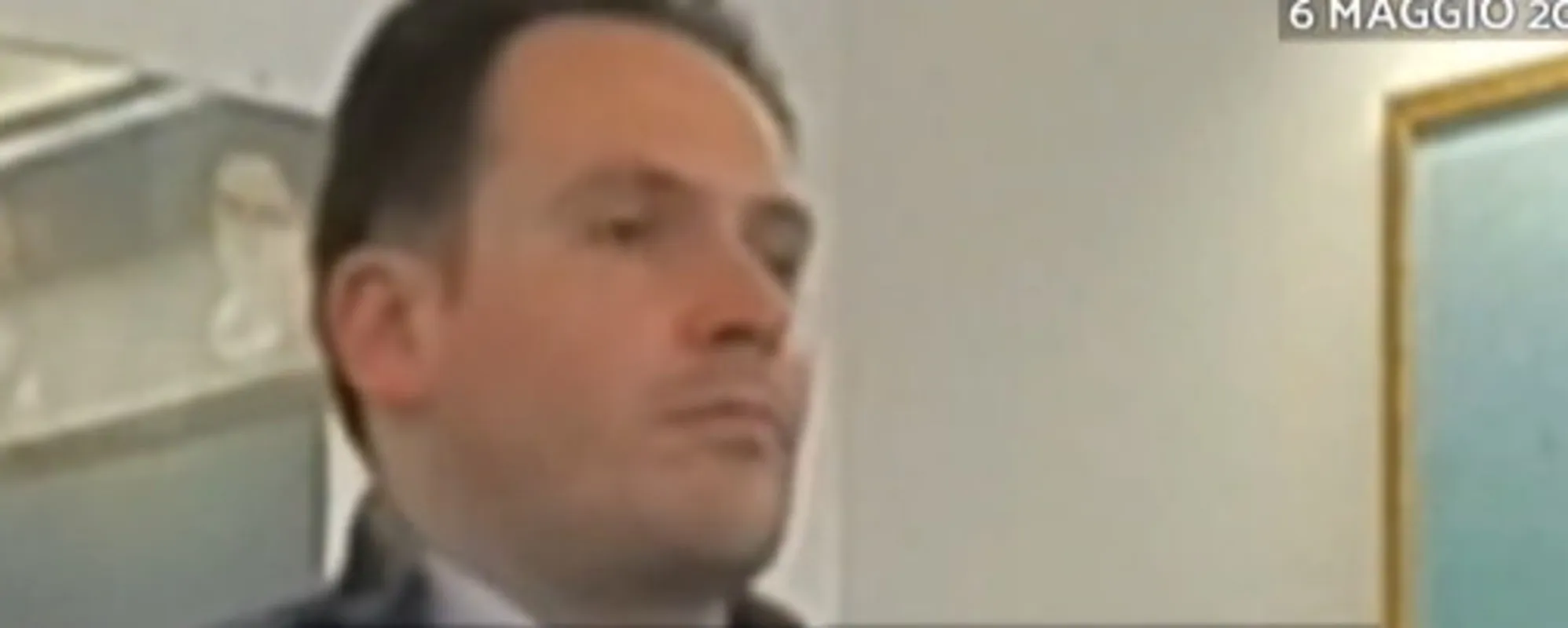 Labbra e deglutizione, il video dell'interrogatorio di Andrea Sempio innesca teorie clamorose