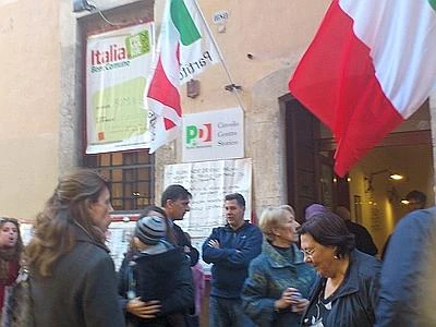 Primarie, già un milione alle urne "Stasera intorno a quota 3,6 mln"