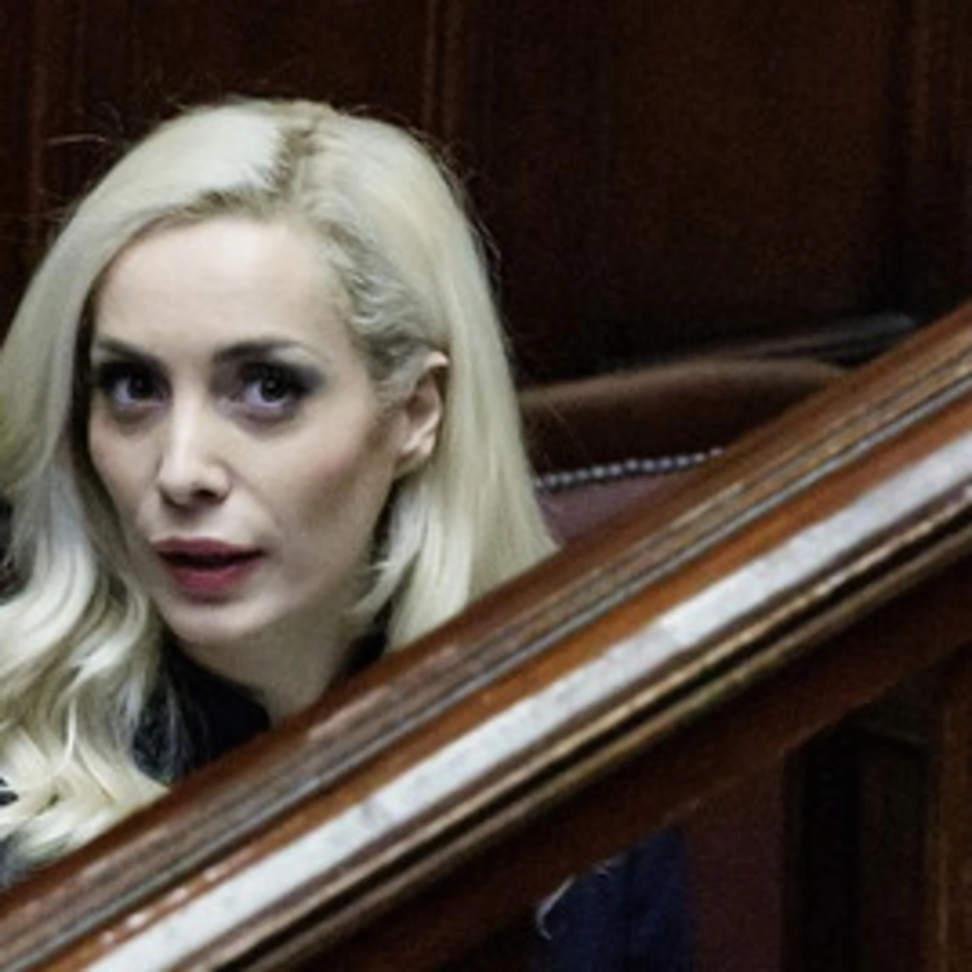 L'amore di Marta, Giorgetti e il Trota. Parlamentari runner