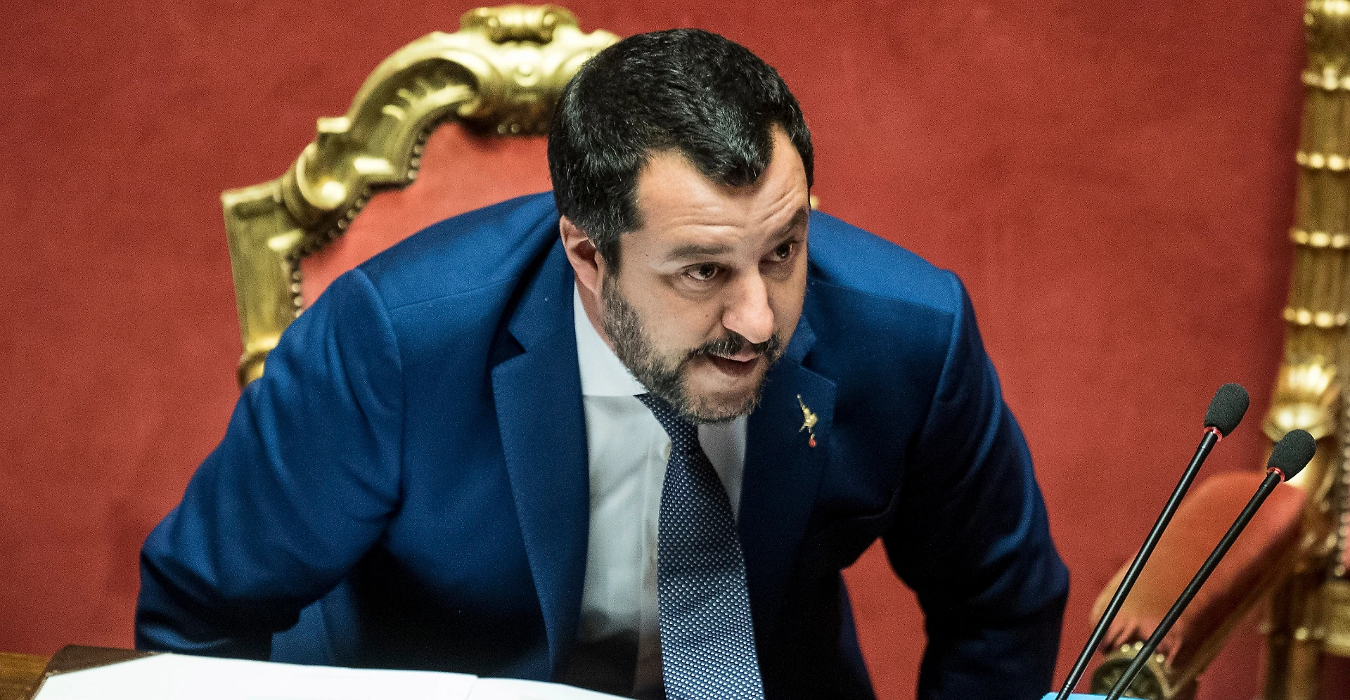 Matteo Salvini, guerra totale a Silvio Berlusconi: "Non fermo più che vuole lasciare Forza Italia per la Lega"