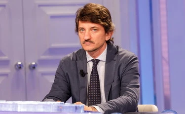 https://media.liberoquotidiano.it/T8Wq648nc7S-0yn_q2Kjz_y_Ku6LV5MHFDCyagKR4y0/width:800/quality:90/aW1hZ2VzLzIwMjUvMDkvMTcvMDg1ODA2MzYxLWIwNWY0ZTYyLWI3YzUtNDMxYS1iMWI4LTkzMmQ0NmUxMmMyOC5qcGc.webp