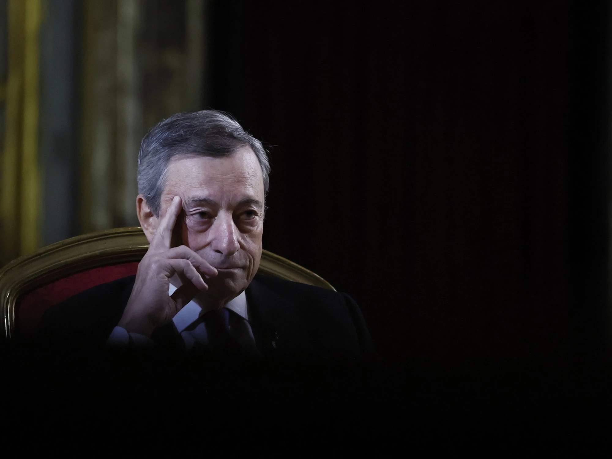 Il gossip del barista di Draghi: "Governo tecnico? C'è qualcosa"