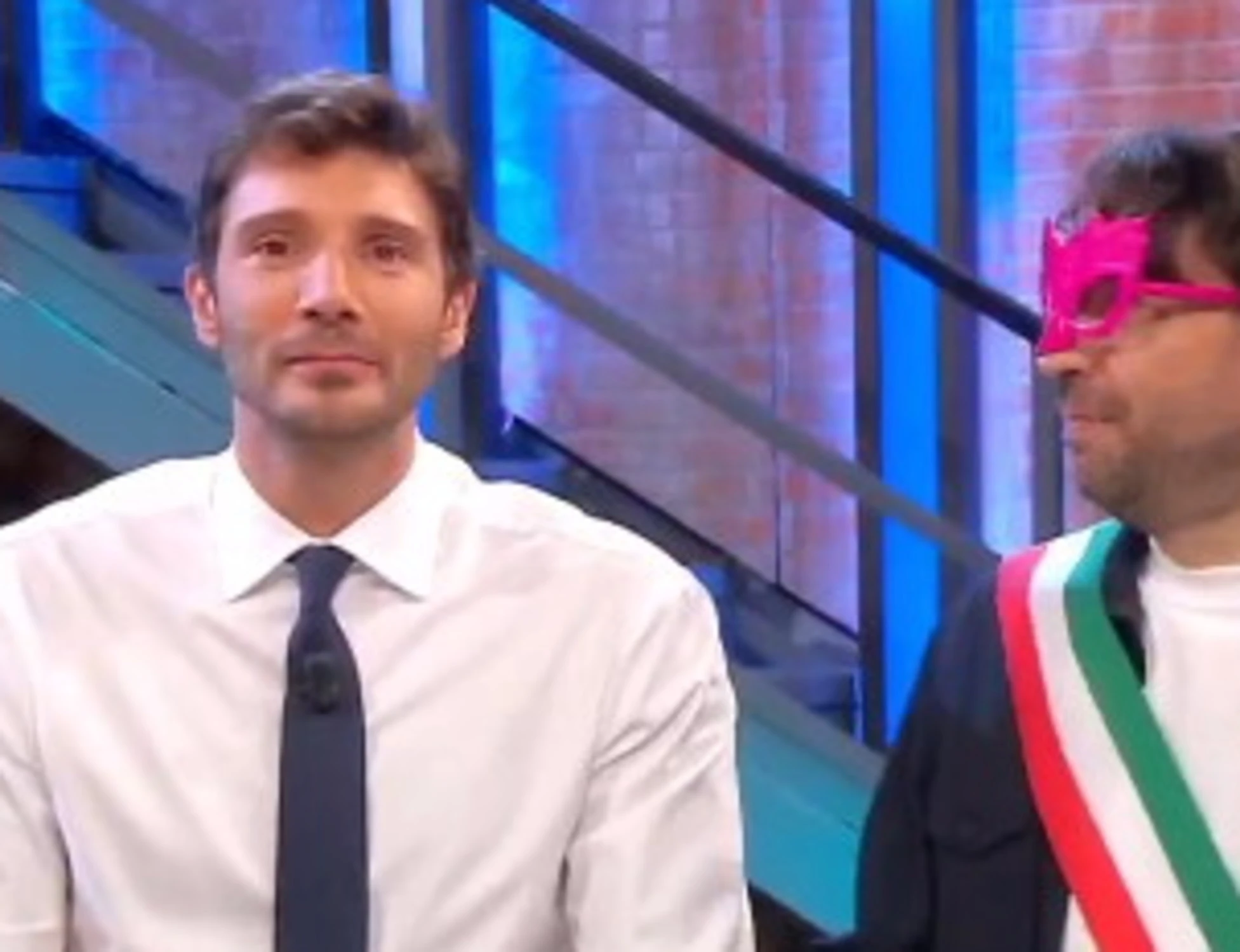 Affari Tuoi, bomba a pochi minuti dalla messa in onda: "Perché chiude prima"