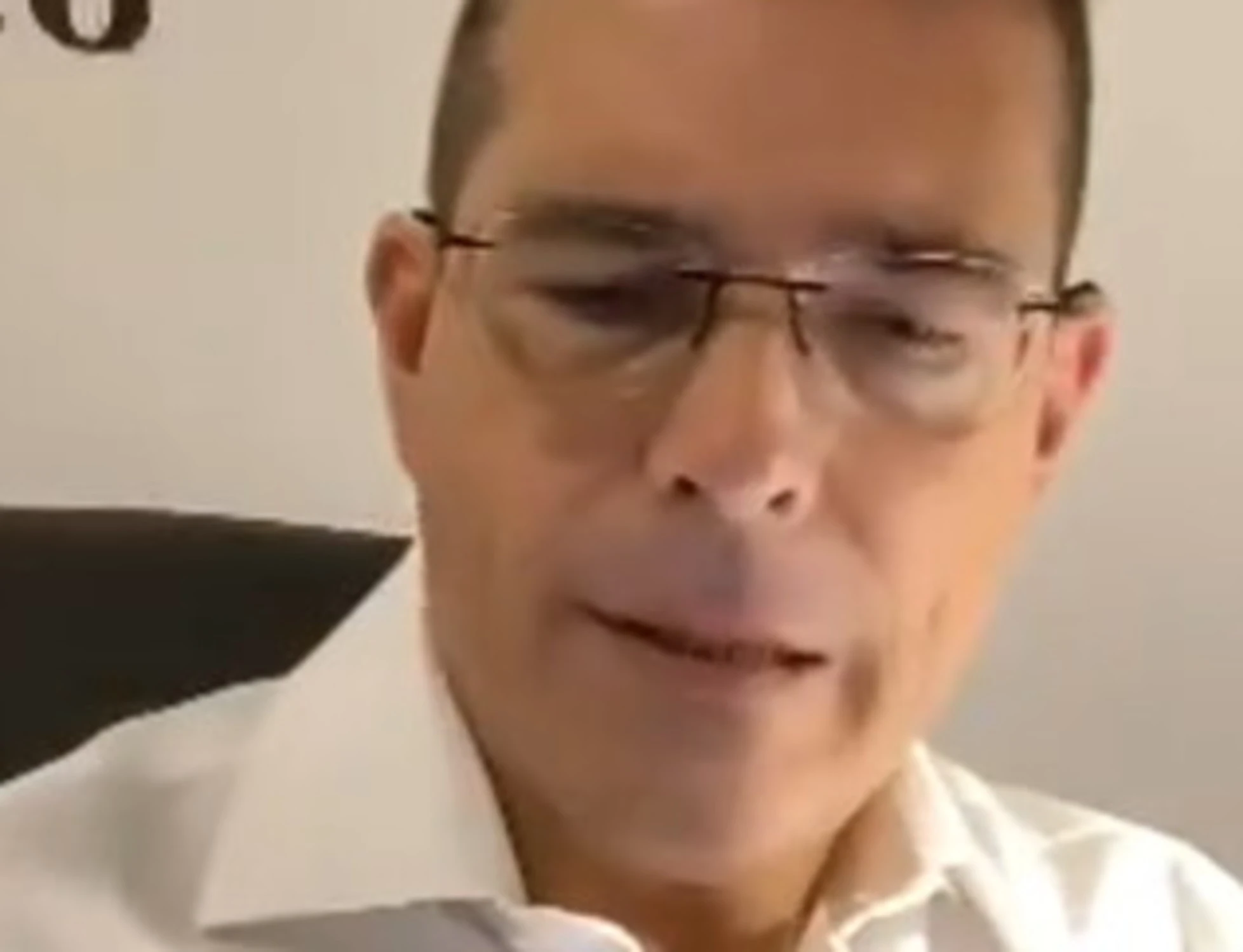 Capezzone, "che faccia ha Ricci". Chi nasconde tutto e le "prove di sottomissione"