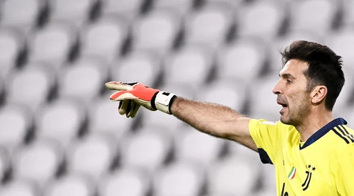 Gigi Buffon titolare a 43 anni? Non basta: rinnovo, clamorose indiscrezioni dalla Juventus