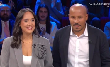 Affari Tuoi, tensione tra Stefano e la sua fidanzata: "Non caccia mai una lira"