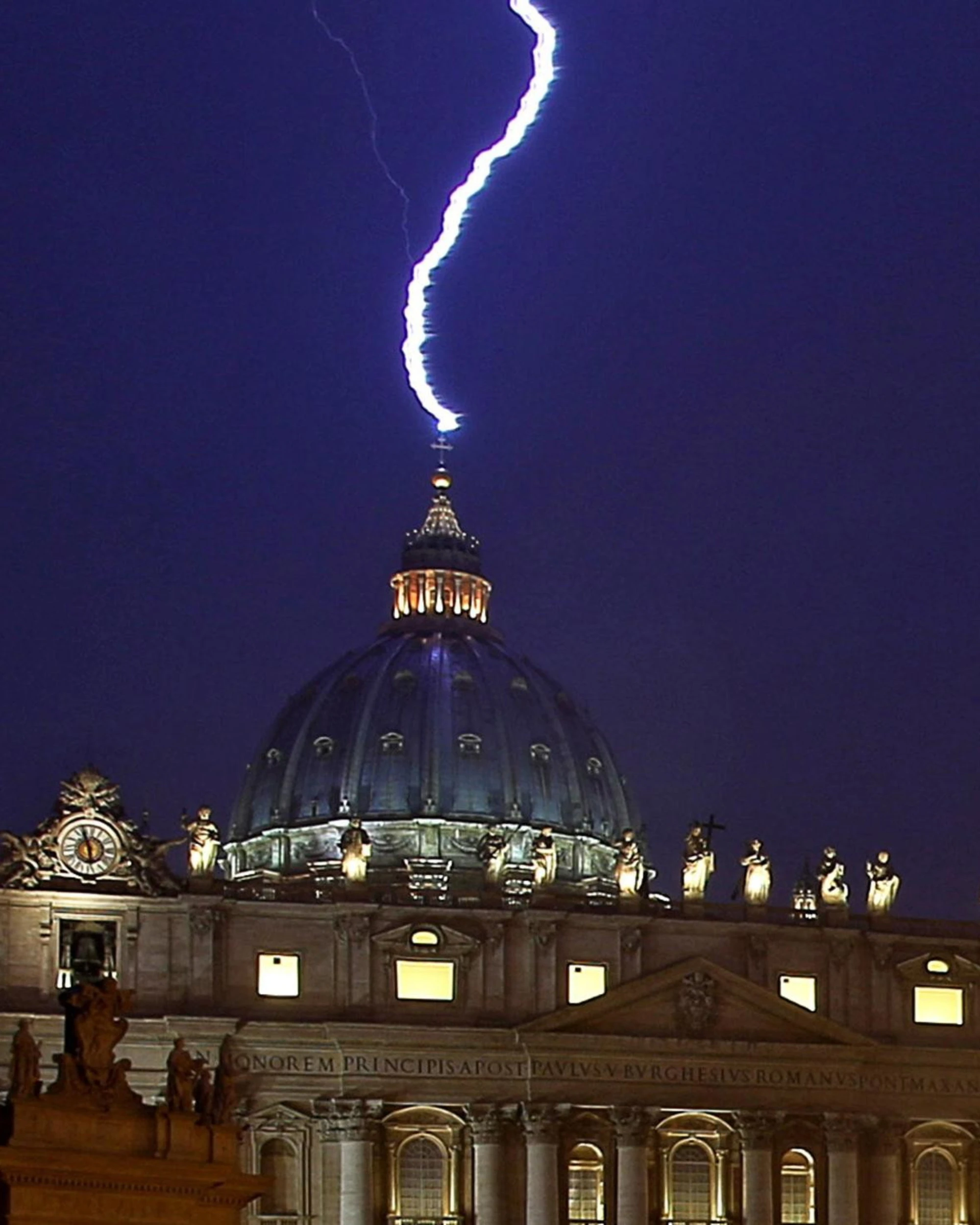 Papa Francesco, "chi sarà eletto": Nostradamus fa tremare la Chiesa