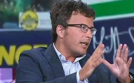 Diego Fusaro contro l'euro: "Non è una moneta, ecco a cosa serve davvero"