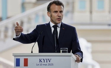 Macron sfida Putin: "Bombe nucleari nelle basi alleate"