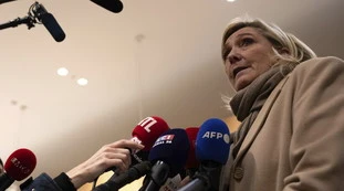 Marine Le Pen, diktat al governo: "Barnier ha tempo fino a lunedì", quando può venire giù tutto