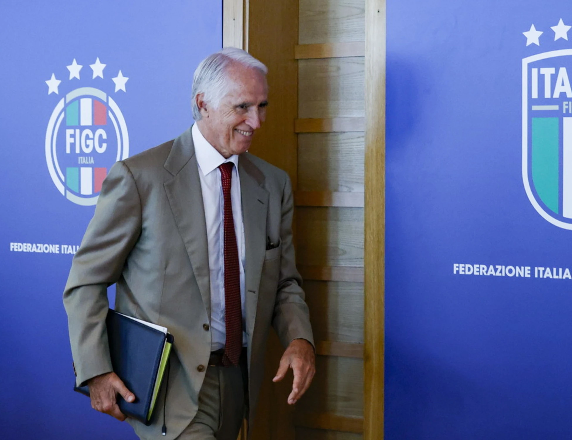 Figc, follia-Malagò: "Pagate 500 euro per vedere Mancini", il caso deflagra