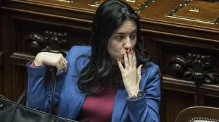 Lucia Azzolina, Matteo Salvini: "Oggi la sfiducia". Con la Lega, FdI e Forza Italia. Giuseppe Conte cerca riparo al Quirinale