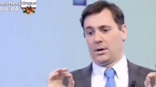 Mattino 5, "che tranvata": Francesco Vecchi si presenta così, è subito gaffe sul Capodanno