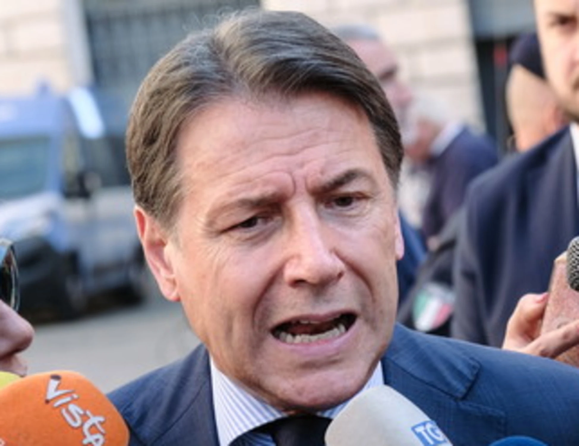 Giuseppe Conte sfregia la giornata della Memoria: il gesto in Senato