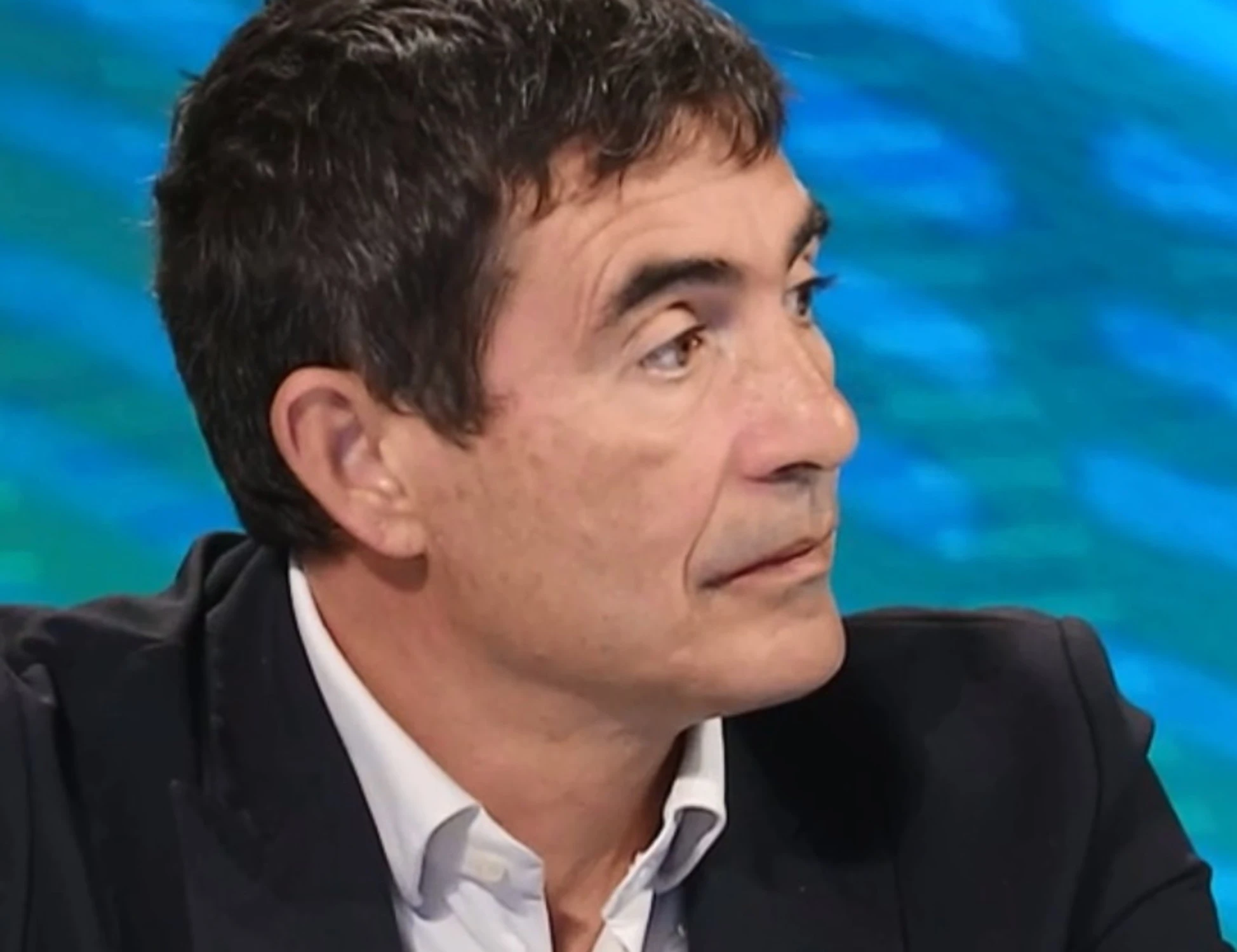 Nicola Fratoianni, "elenchi almeno 3 punti": la risposta con cui si copre di ridicolo
