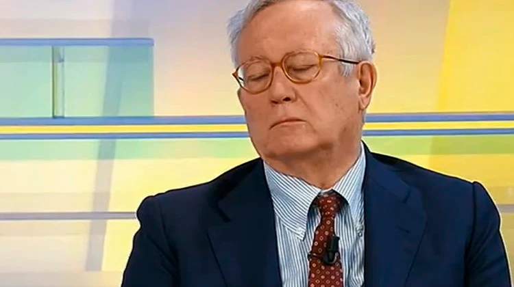 Manovra, Giulio Tremonti a Coffee Break: "Cappa infinita di regole, un colpo per l'economia"