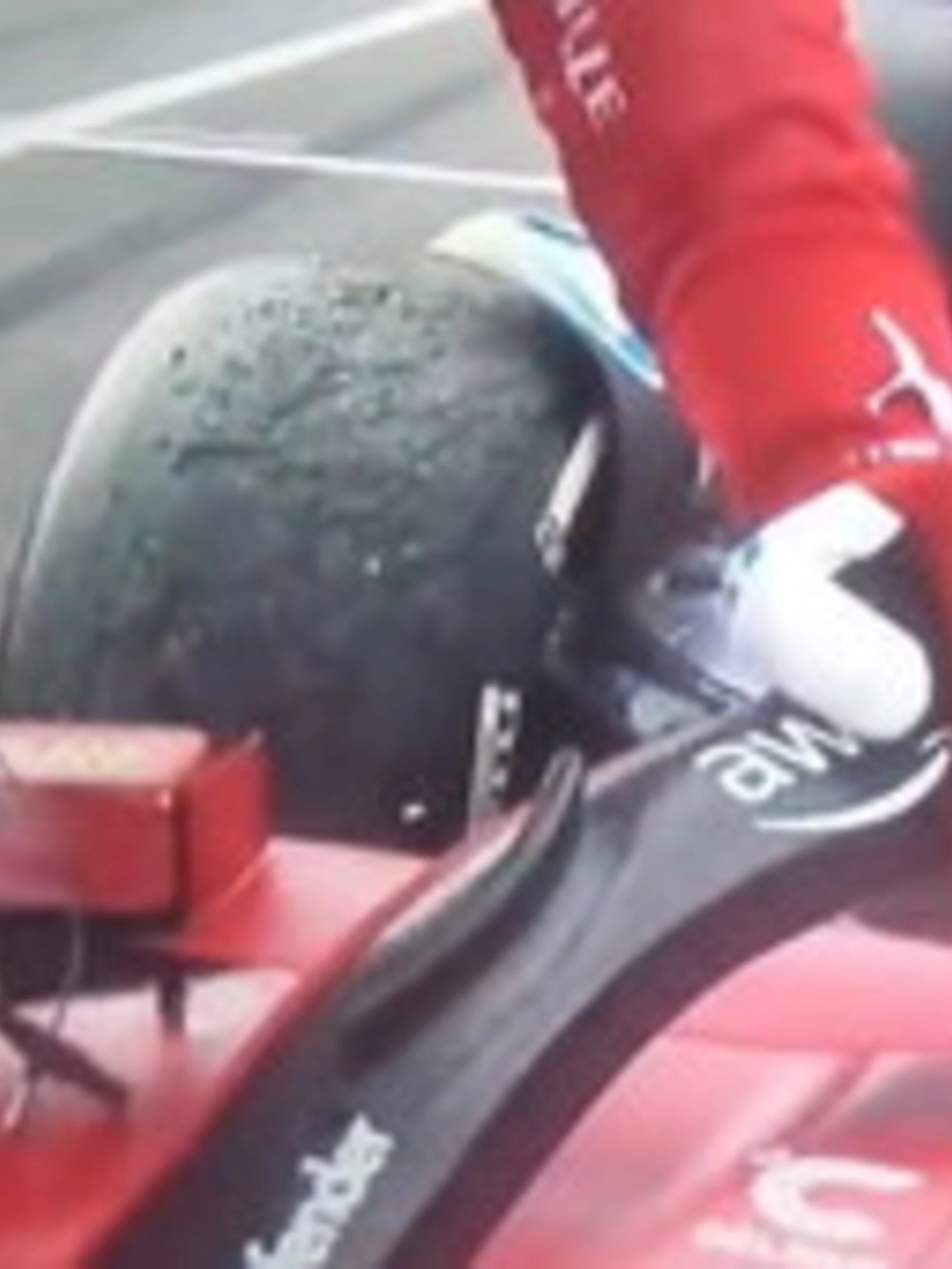 Charles Leclerc, raptus nel parco chiuso: il video
